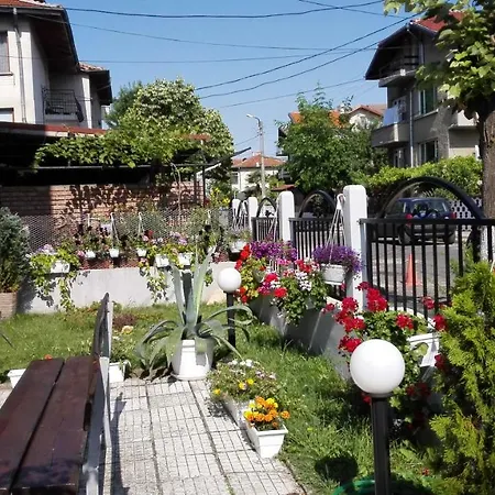 Πανσιόν Stoyanovi 3*